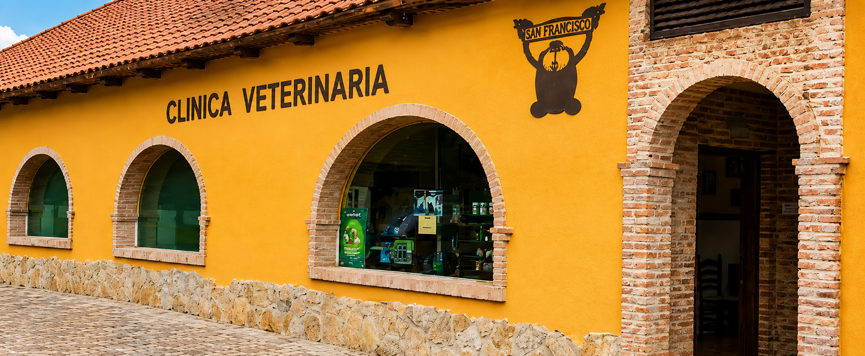 Fachada de la Clínica Veterinaria San Francisco